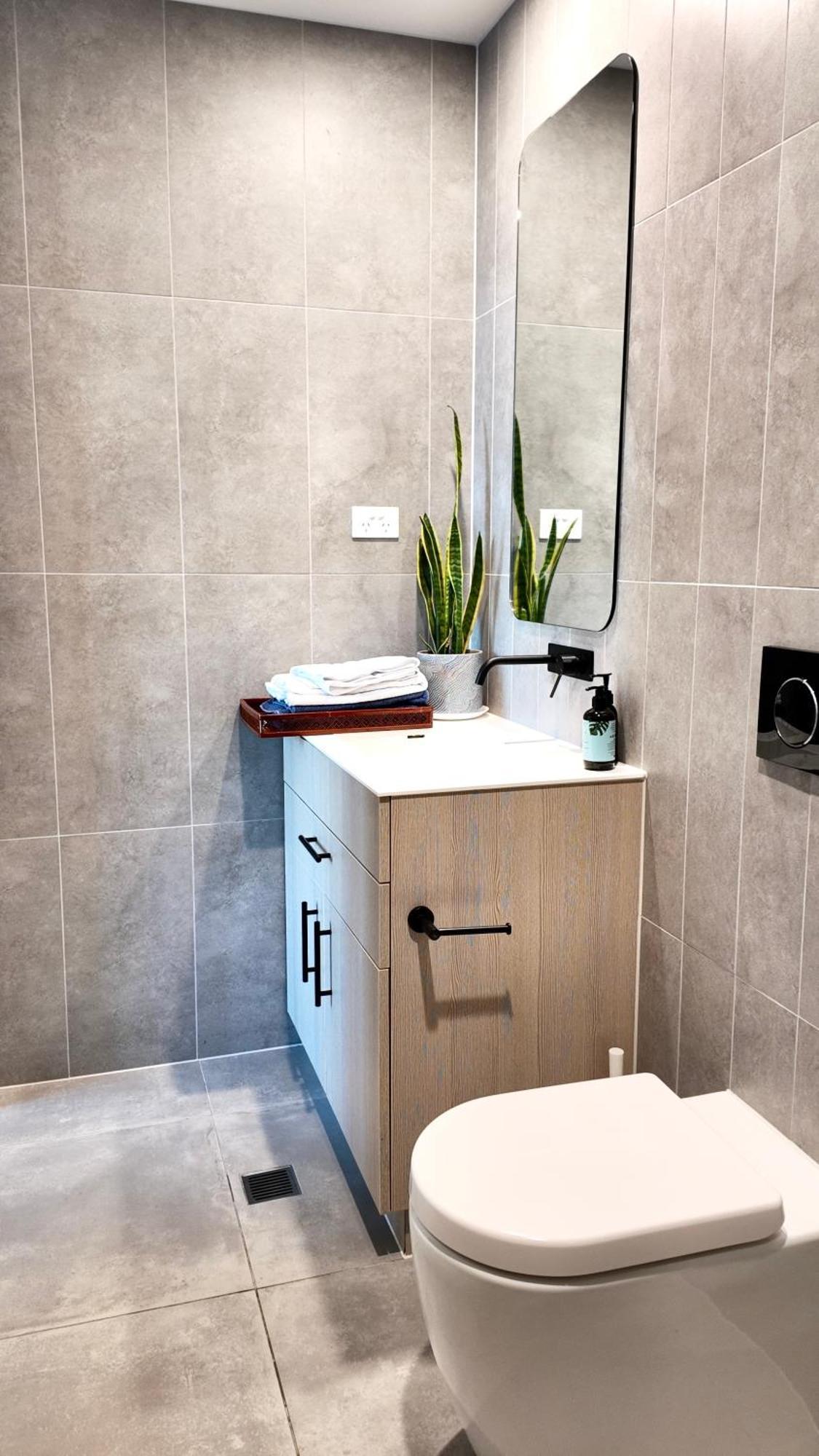 M-city Apartment: Executive Twin With Smart Amenities Clayton