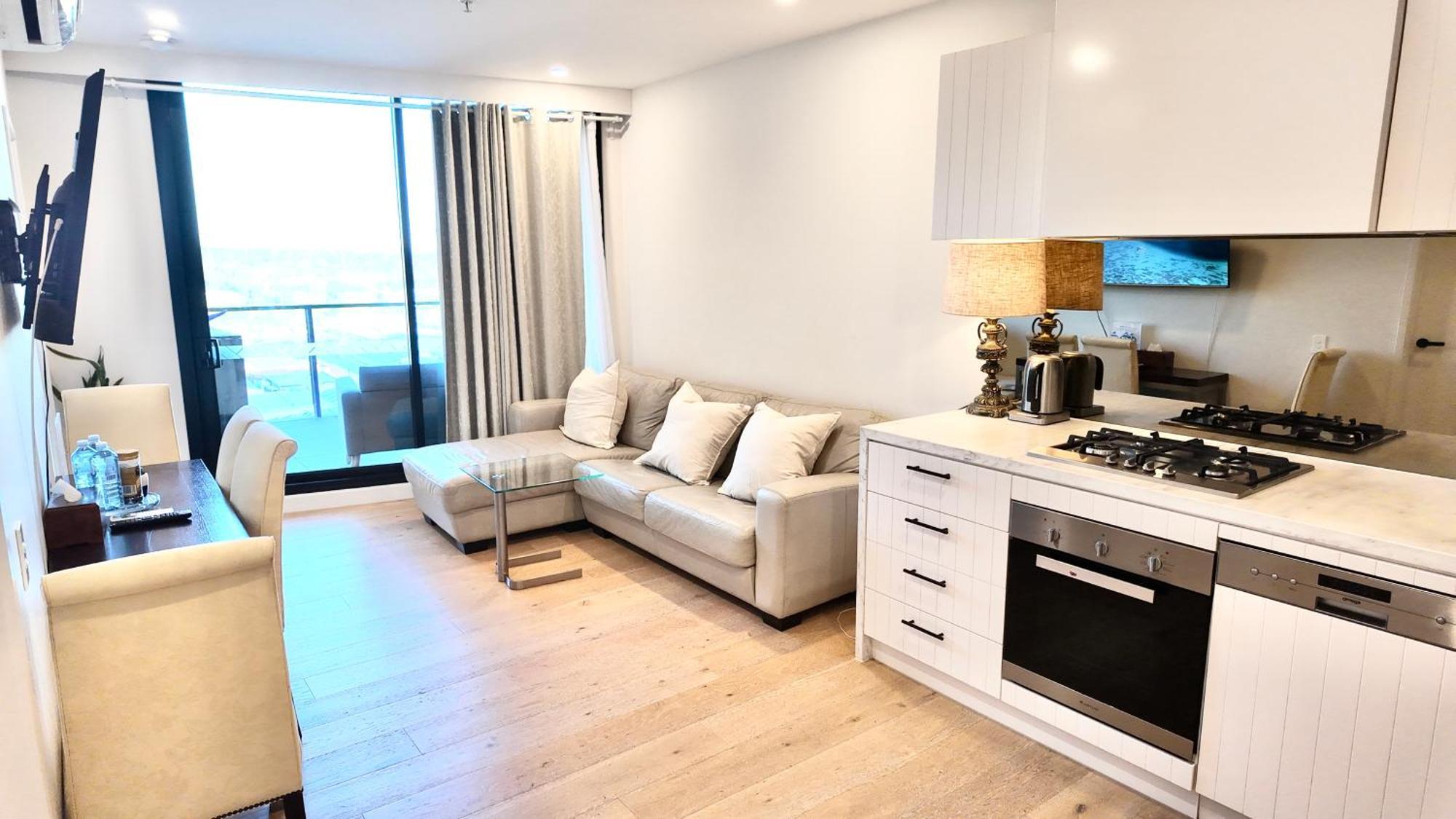 M-city Apartment: Executive Twin With Smart Amenities Apartment *